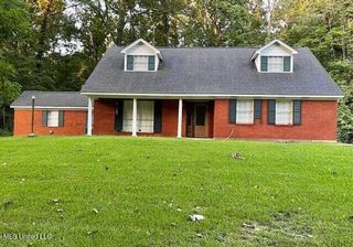 200 Dunbarton Drive, Natchez, MS 39120