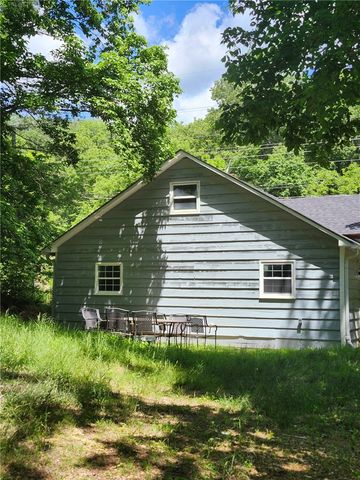2 Fuller Street, Eureka Springs, AR 72632