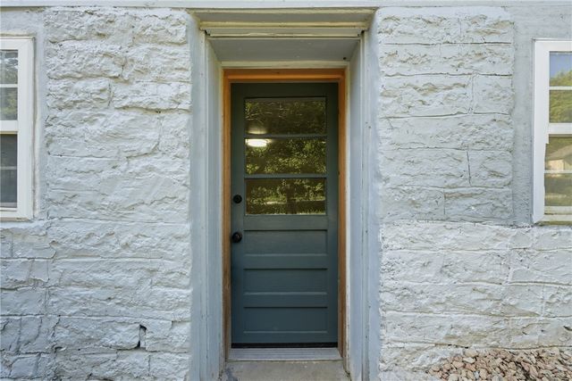2 Fuller Street, Eureka Springs, AR 72632