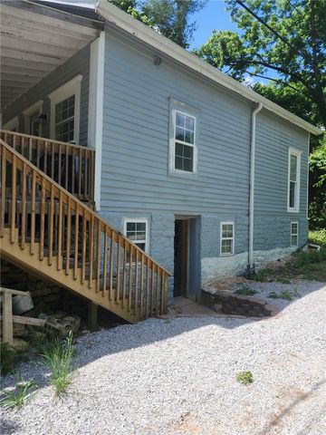 2 Fuller Street, Eureka Springs, AR 72632