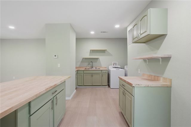 2 Fuller Street, Eureka Springs, AR 72632