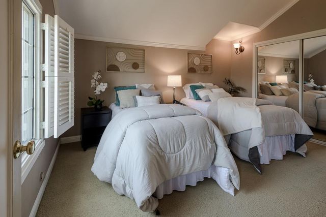 717 Walnut Avenue, Burlingame, CA 94010