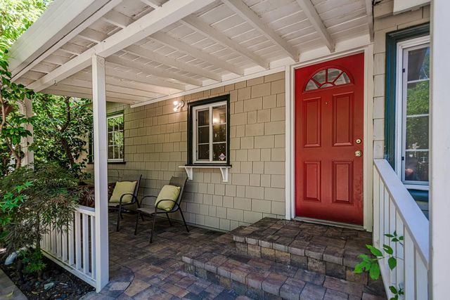 717 Walnut Avenue, Burlingame, CA 94010