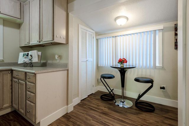 717 Walnut Avenue, Burlingame, CA 94010