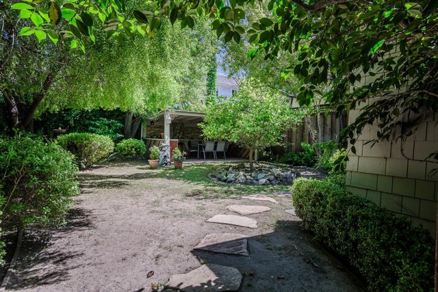 717 Walnut Avenue, Burlingame, CA 94010