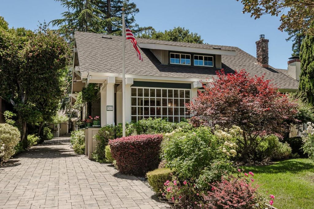 717 Walnut Avenue, Burlingame, CA 94010