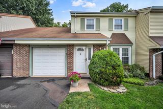 19 GREEN WOODS DR, Horsham, PA 19044