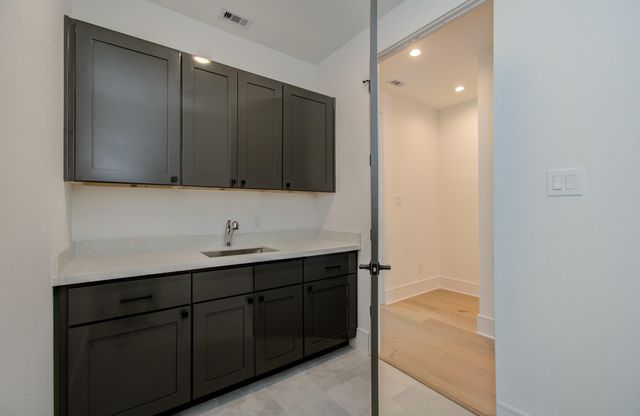 1645 Bingle Road, Houston, TX 77055