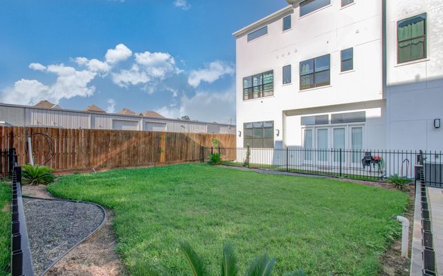 1645 Bingle Road, Houston, TX 77055