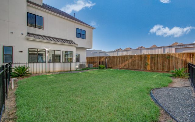 1645 Bingle Road, Houston, TX 77055