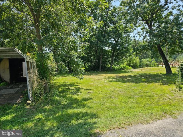 284 FLOODGATE RD, Swedesboro, NJ 08085