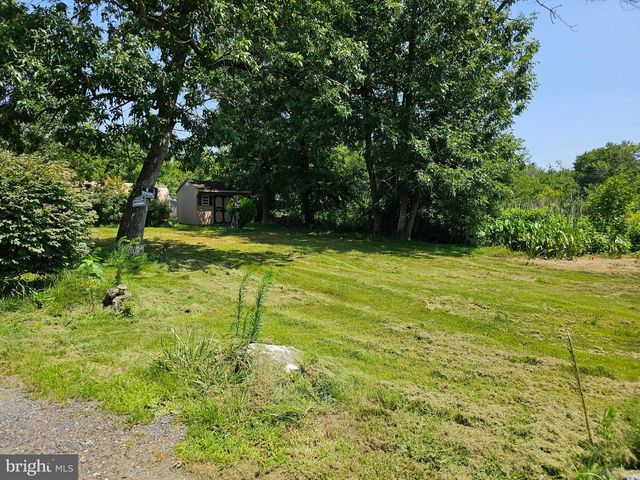 284 FLOODGATE RD, Swedesboro, NJ 08085