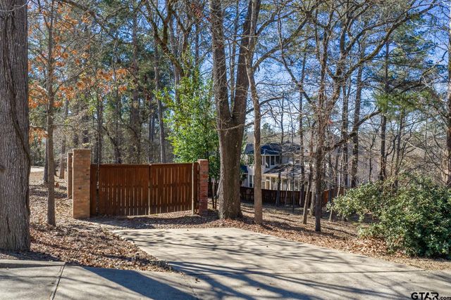 5615 Elderwood Drive, Tyler, TX 75703