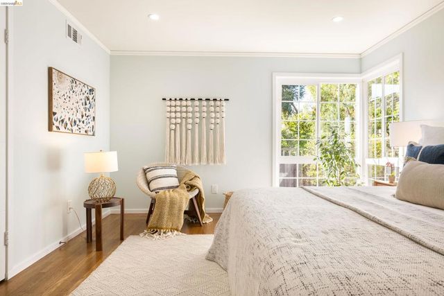 1112 Glen Dr, San Leandro, CA 94577