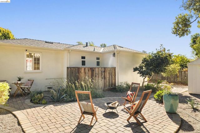 1112 Glen Dr, San Leandro, CA 94577