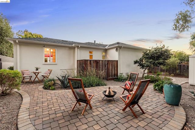 1112 Glen Dr, San Leandro, CA 94577
