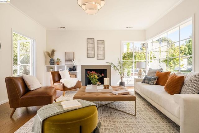 1112 Glen Dr, San Leandro, CA 94577