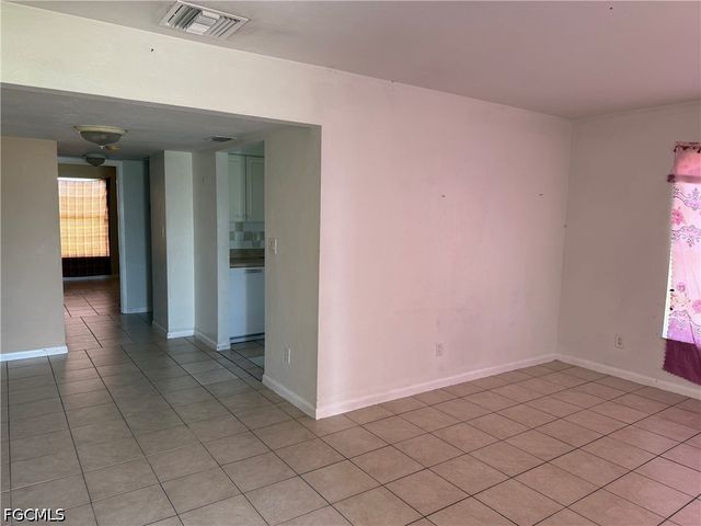 1131 S Loop BLVD, Lehigh Acres, FL 33936