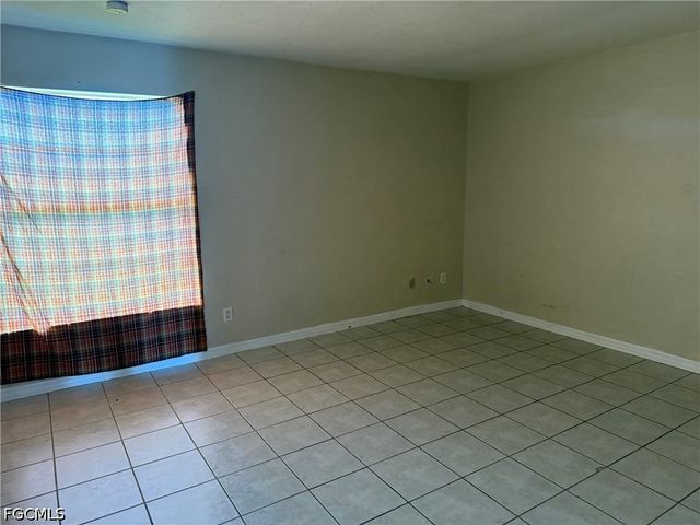 1131 S Loop BLVD, Lehigh Acres, FL 33936