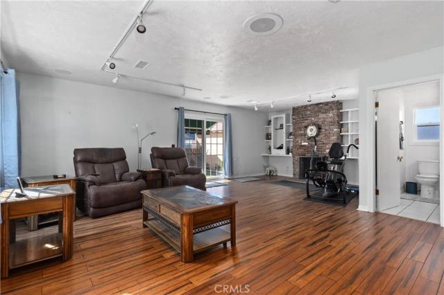 5919 Bellflower Boulevard, Lakewood, CA 90713