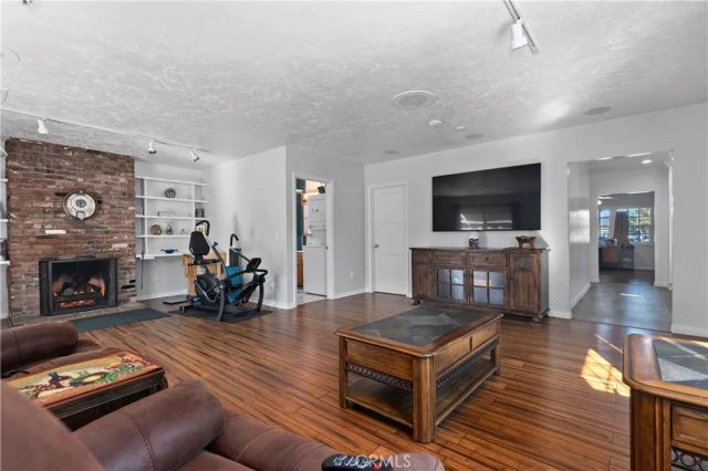 5919 Bellflower Boulevard, Lakewood, CA 90713