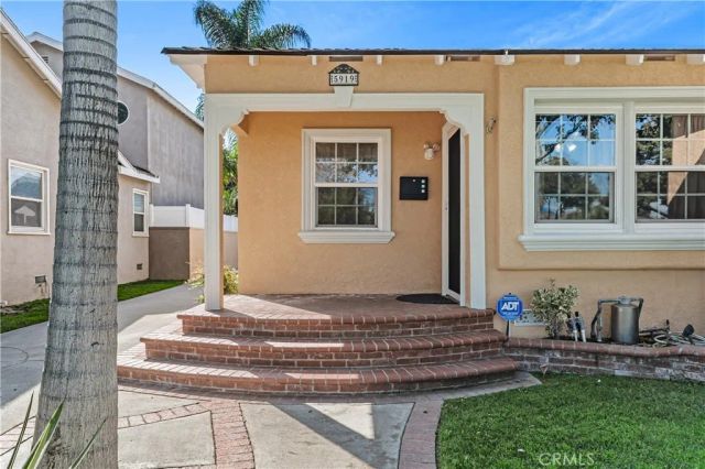 5919 Bellflower Boulevard, Lakewood, CA 90713
