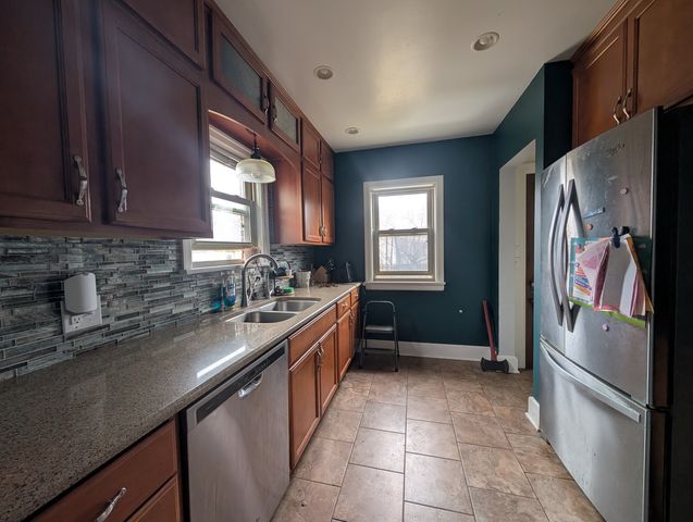 2915 24th Avenue A Street, Moline, IL 61265