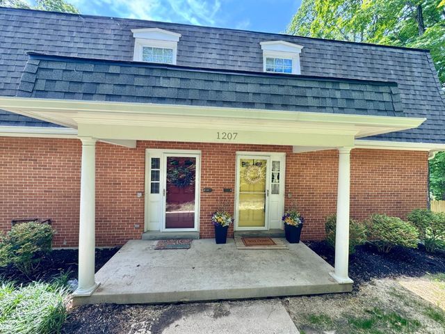 1207 Isis, Cincinnati, OH 45208