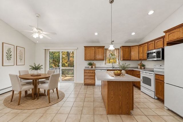 190 Winthrop St, Rehoboth, MA 02769
