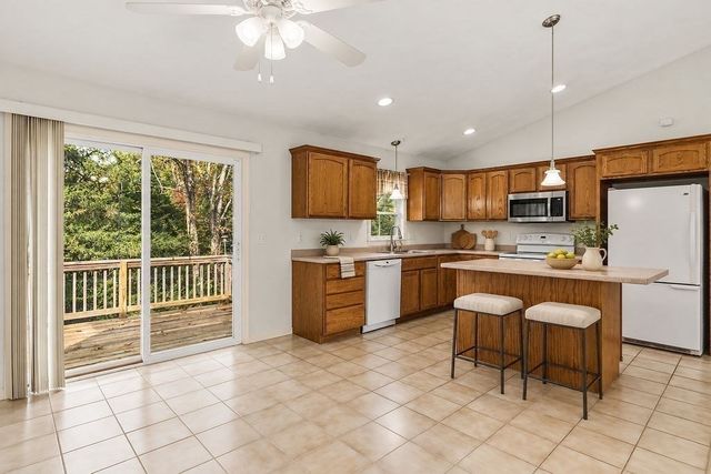 190 Winthrop St, Rehoboth, MA 02769