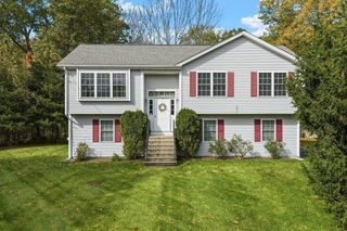 190 Winthrop St, Rehoboth, MA 02769