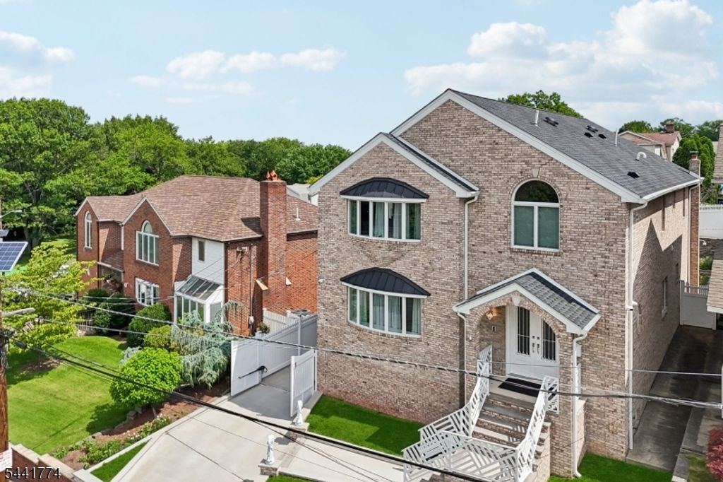 11 Linden Ave, Kearny Town, NJ 07032 — photo 2