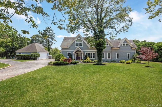 14 Danes Street, Blue Point, NY 11715