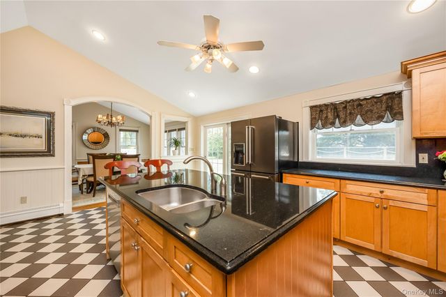 14 Danes Street, Blue Point, NY 11715
