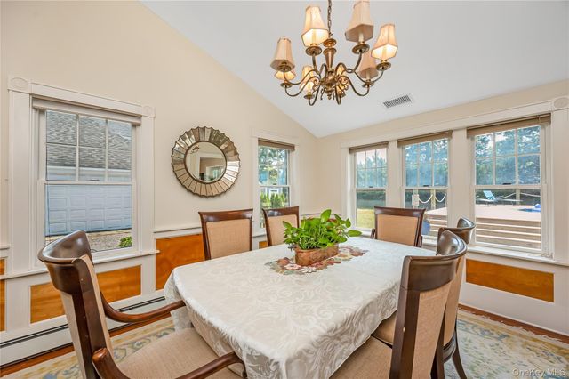 14 Danes Street, Blue Point, NY 11715