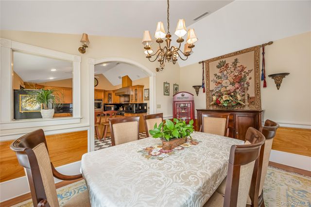 14 Danes Street, Blue Point, NY 11715