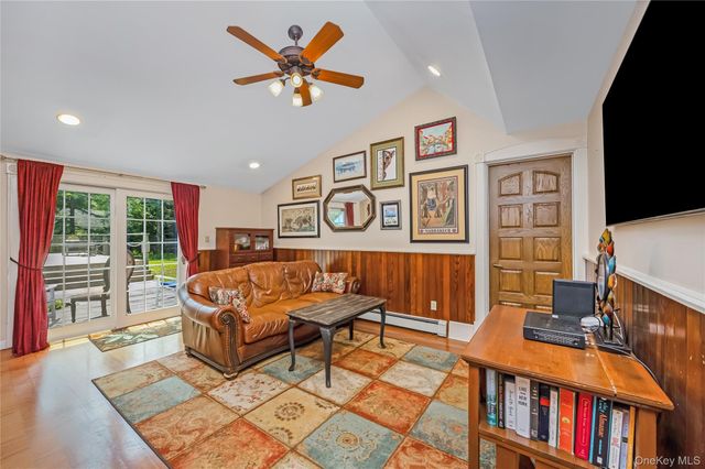 14 Danes Street, Blue Point, NY 11715