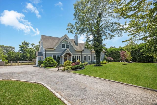 14 Danes Street, Blue Point, NY 11715