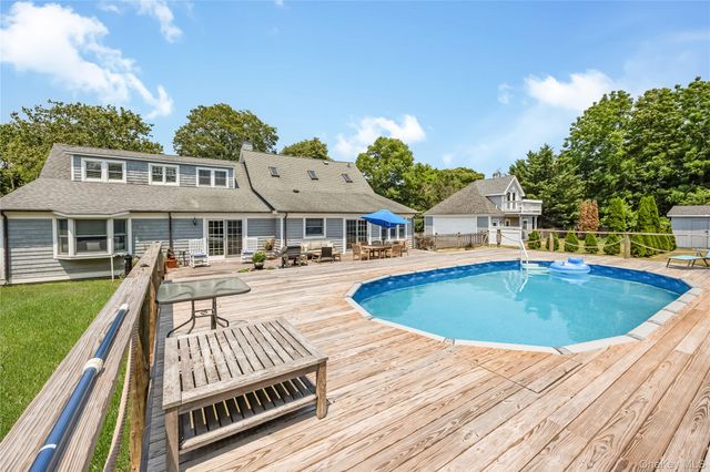 14 Danes Street, Blue Point, NY 11715