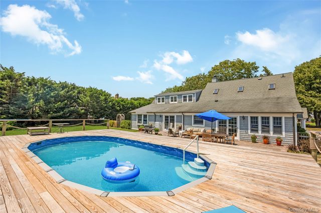 14 Danes Street, Blue Point, NY 11715