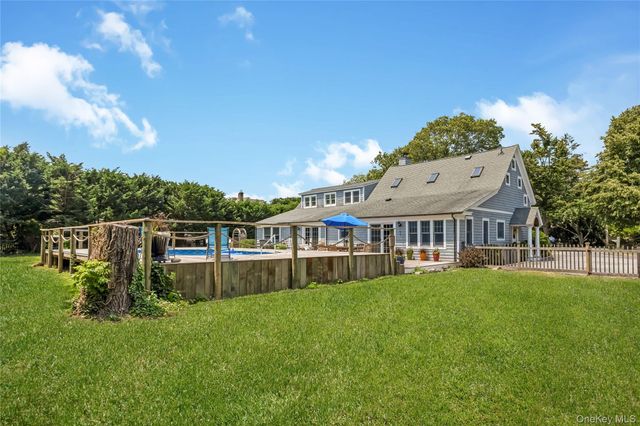14 Danes Street, Blue Point, NY 11715