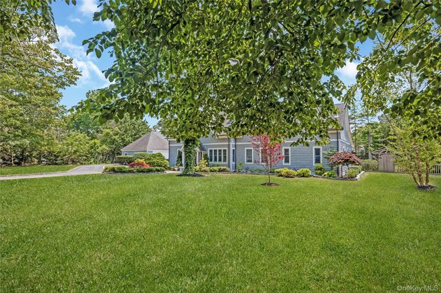14 Danes Street, Blue Point, NY 11715