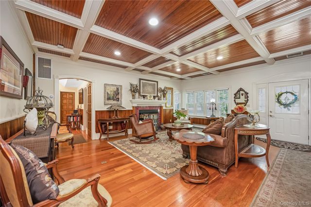 14 Danes Street, Blue Point, NY 11715