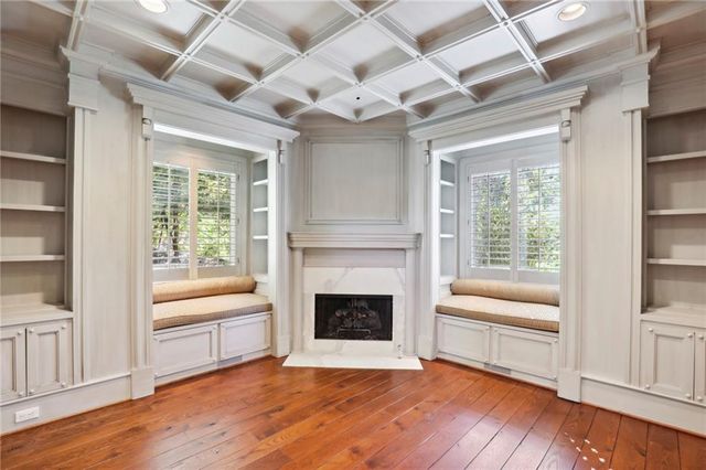 1965 W Wesley Road NW, Atlanta, GA 30327
