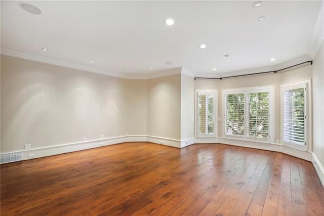 1965 W Wesley Road NW, Atlanta, GA 30327