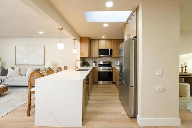10211 Saluda Ave, San Diego, CA 92126