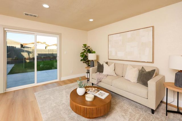 10211 Saluda Ave, San Diego, CA 92126