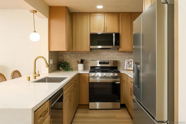 10211 Saluda Ave, San Diego, CA 92126