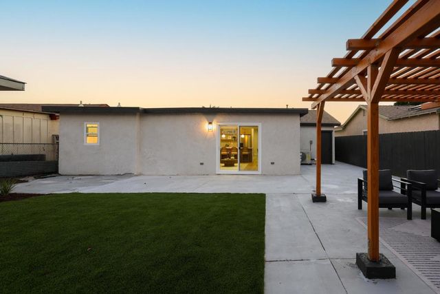 10211 Saluda Ave, San Diego, CA 92126