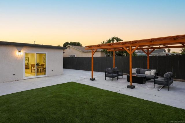10211 Saluda Ave, San Diego, CA 92126